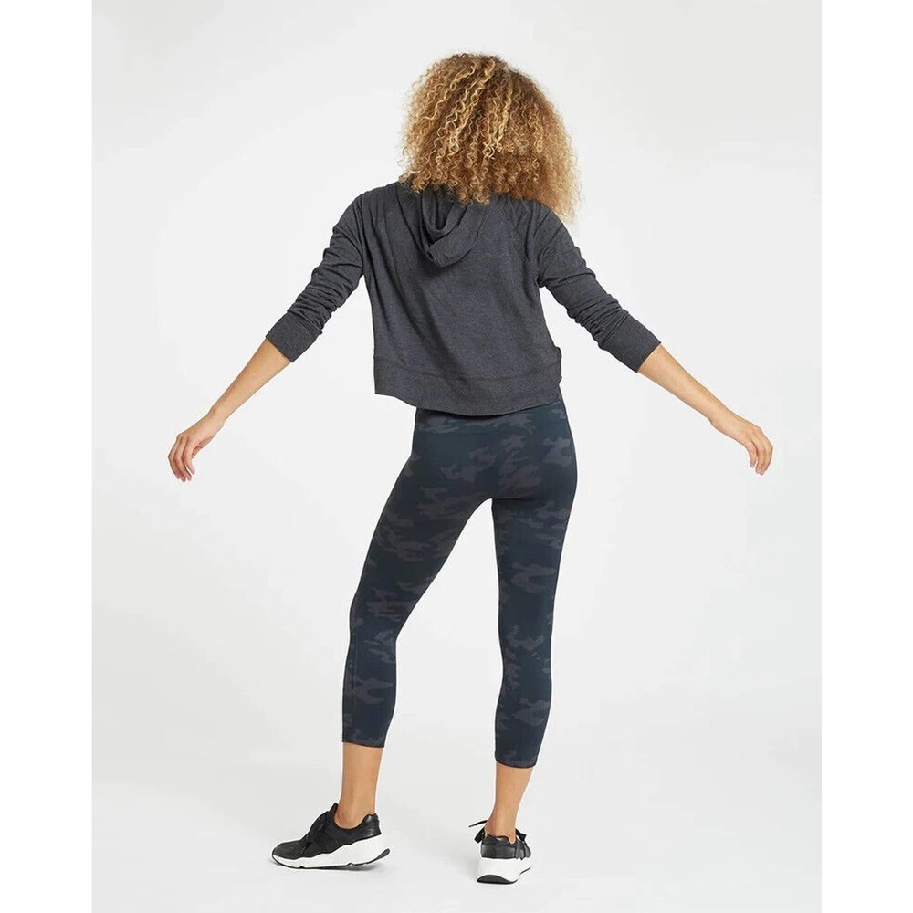 ✨2/$20 SPANX Camo Look at Me Now Seamless Cropped Leggings Black Gray Medium - Picture 7 of 14